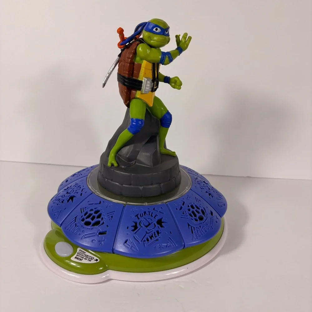 TMNT Leonardo LED Night Light Room Projector Paramount 21730 Blue Green